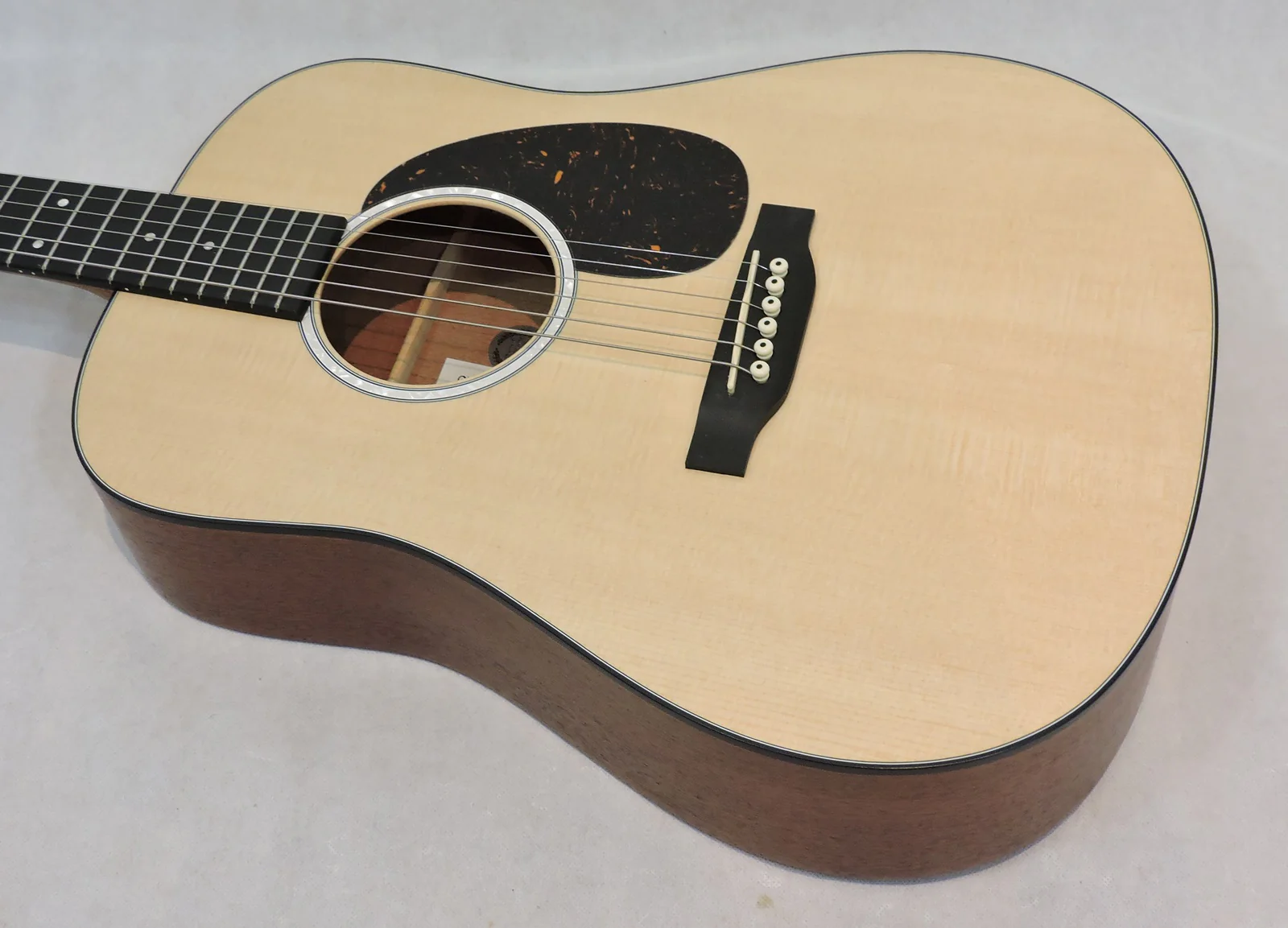 Martin DJr-10E Guitar Dreadnought Jnr - Image 3