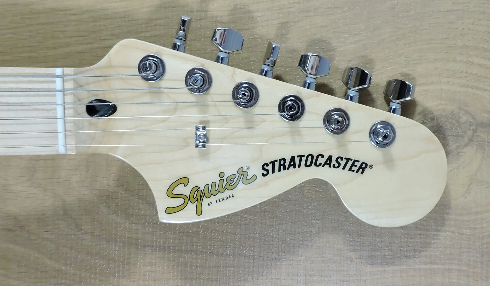 Squier Affinity Series Stratocaster. Olympic White - Image 6